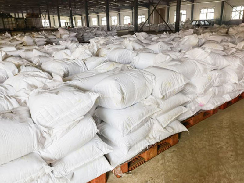 固体三氯化铁：多功能化工原料，广泛应用于多个领域